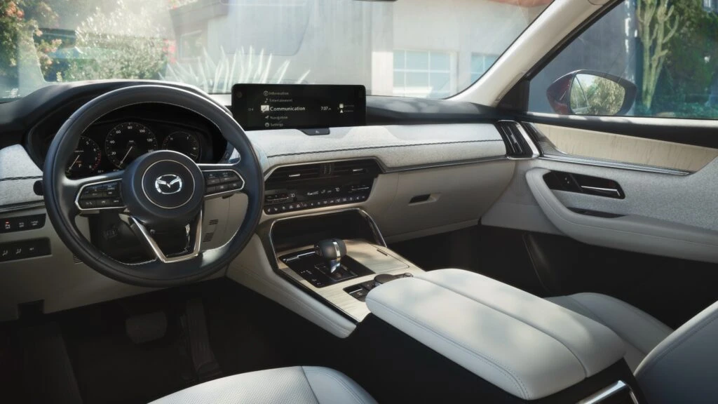 Інтер’єр Mazda CX-90