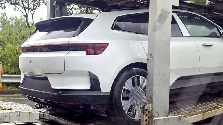 У новому кросовері Polestar 4 виявили те, чого купе відмовилося додавати