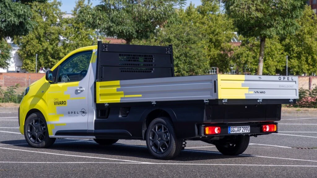 Stellantis Has A New Manual Turbodiesel Truck But It’s Not What You Think Stellantis Has A New Manual Turbodiesel Truck But It’s Not What You Think