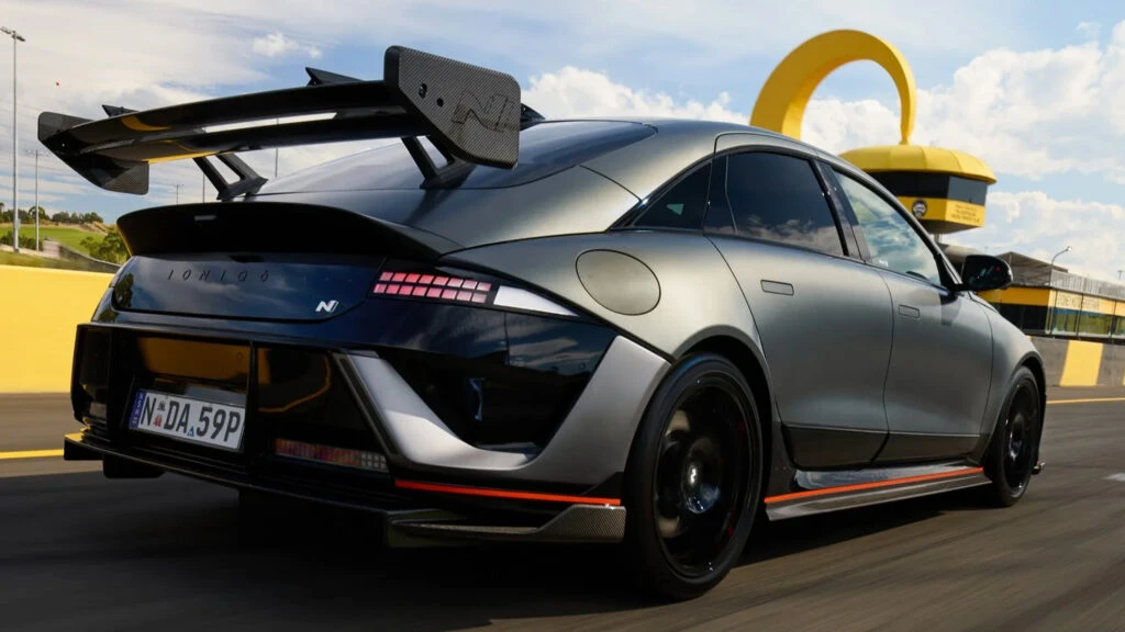 Hyundai не припинить роботу над тим, щоб їхні електромобілі з високими характеристиками були приємними в керуванні