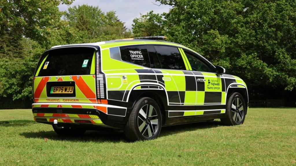 Британські дорожні офіцери тестують Hyundai Ioniq 9